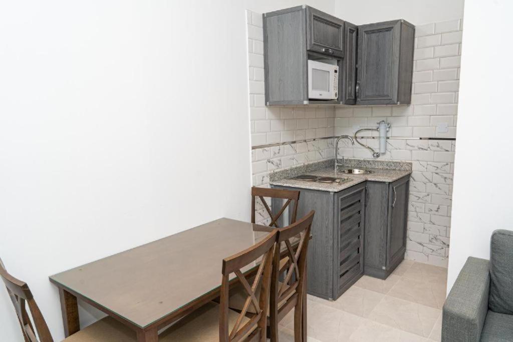 Atlantis International Hotel Apartments Кувейт Екстериор снимка